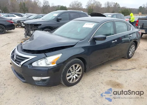2015 Nissan Altima 2.5/2.5 S/2.5 Sl/2.5 Sv z USA, uszkodzony, nr VIN 1N4AL3AP1FN384249